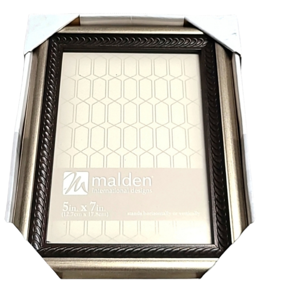 MALDEN INTERNATIONAL DESIGNS 7X5  PICTURE FRAME